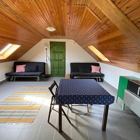 شقة Preshaz A Hegyteton Pécsely المظهر الخارجي الصورة